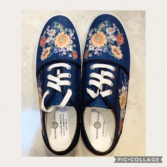 BLOWOUT PRICE Bradford exchange sunshine shoes - Picture 6 of 6